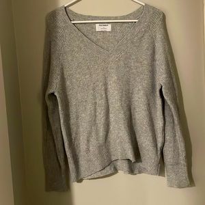 Old Navy V Neck Sweater. Perfect condition. Size XS.